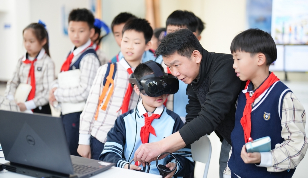 南宁国家综合气象观测专项试验外场_南宁天气预报_探气象奥秘护生态家园