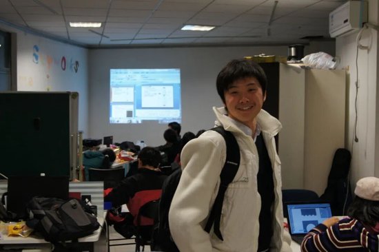 俞浩回怼某汽车业人士评价其对行业没有敬畏心：少来吧